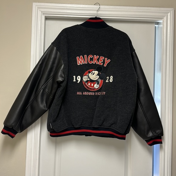 Disney store exclusive Mickey Mouse varsity jacket - Picture 2 of 7